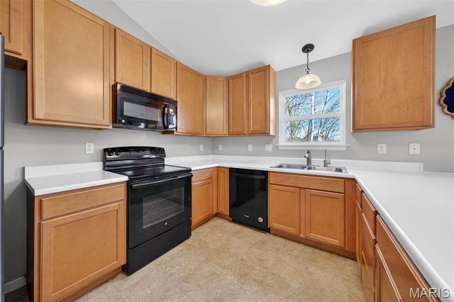 130 Stone Bridge Drive, Moscow Mills, MO 63362