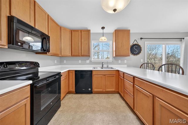 130 Stone Bridge Drive, Moscow Mills, MO 63362