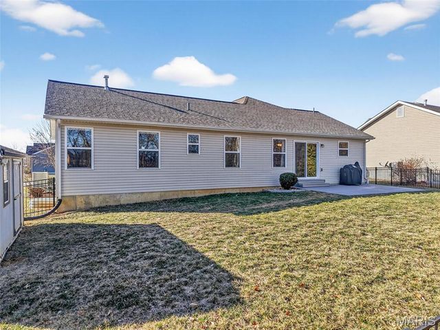 130 Stone Bridge Drive, Moscow Mills, MO 63362