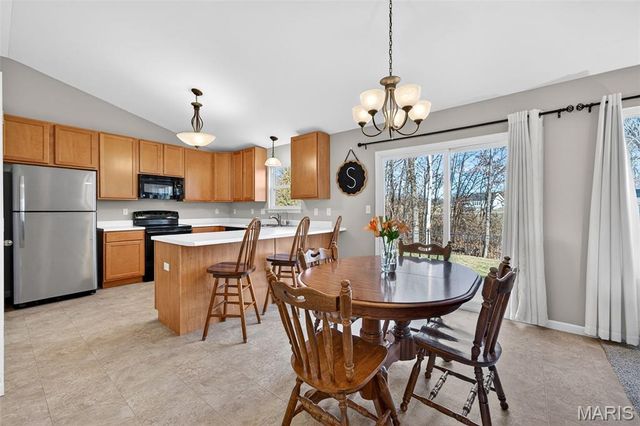 130 Stone Bridge Drive, Moscow Mills, MO 63362