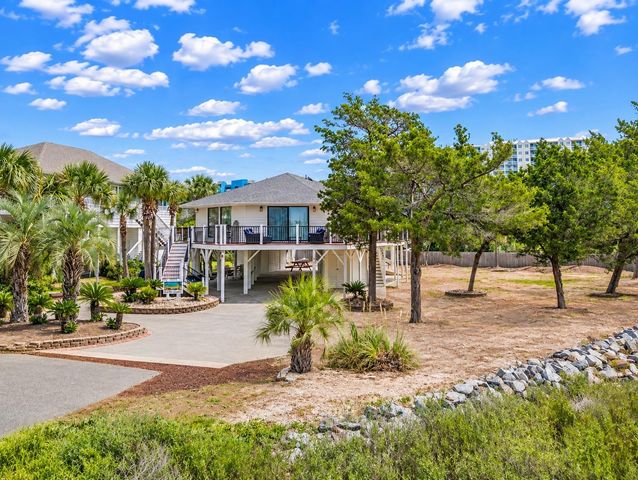 4705 Lewis Dr., North Myrtle Beach, SC 29582