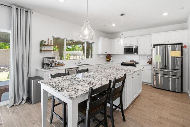 479 S Filbert Avenue, Fresno, CA 93727