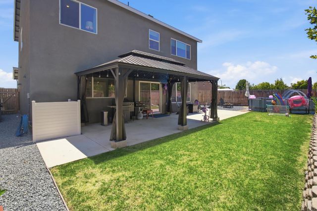 479 S Filbert Avenue, Fresno, CA 93727
