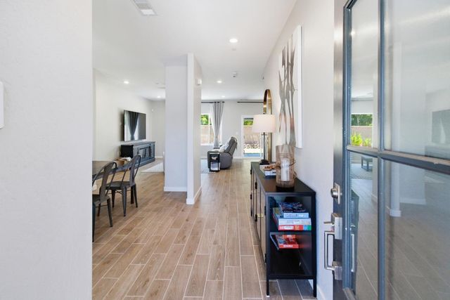 479 S Filbert Avenue, Fresno, CA 93727