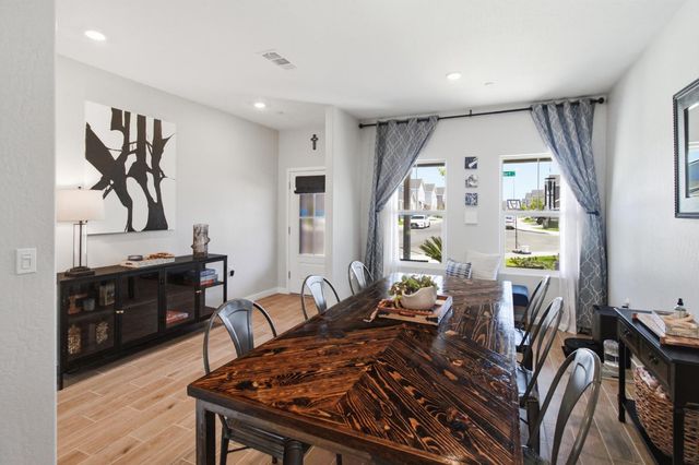 479 S Filbert Avenue, Fresno, CA 93727