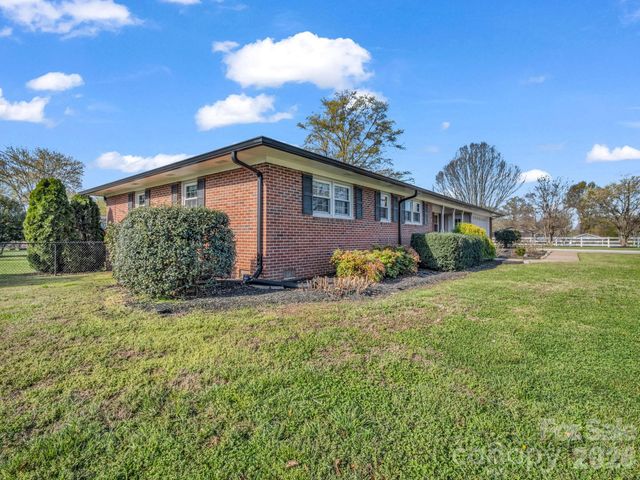 1100 Old Stonecutter Road, Rutherfordton, NC 28139