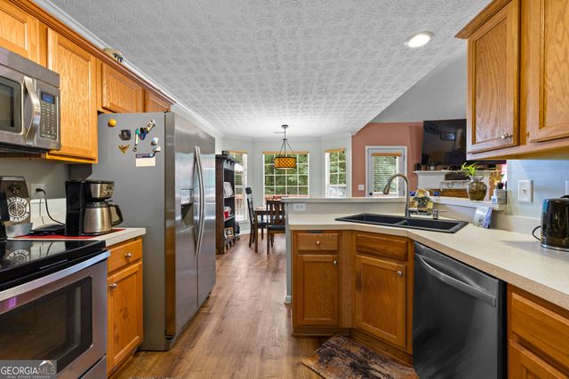 333 Cascade Court, Hampton, GA 30228