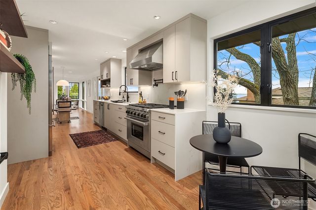 2426 NW 201st Place, Shoreline, WA 98177