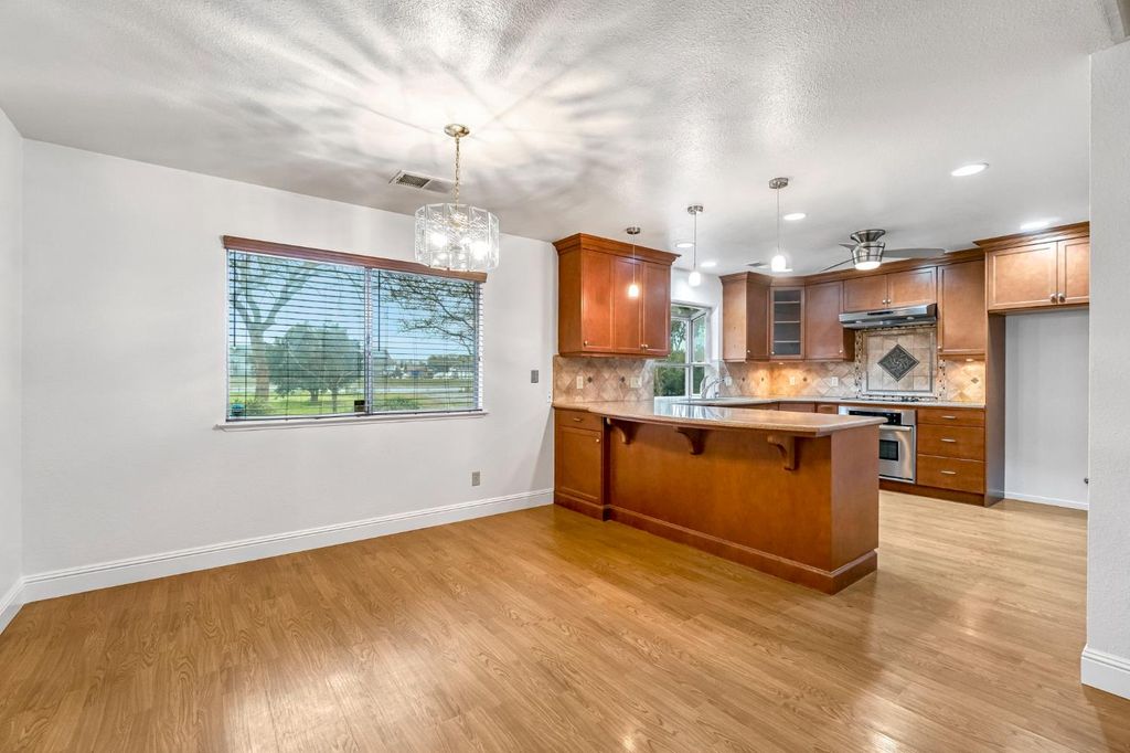 Image 13 of property listing at 2203 N Cornelia Avenue, Fresno, CA 93722