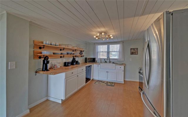 117 Woods Lane, Hartwell, GA 30643