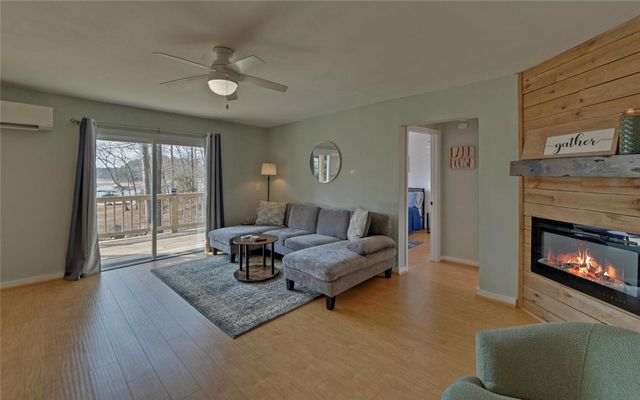 117 Woods Lane, Hartwell, GA 30643