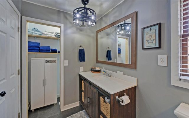 117 Woods Lane, Hartwell, GA 30643