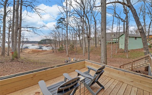 117 Woods Lane, Hartwell, GA 30643