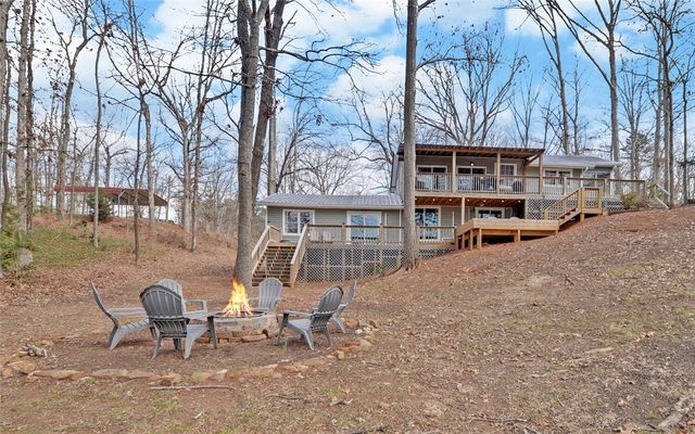 117 Woods Lane, Hartwell, GA 30643