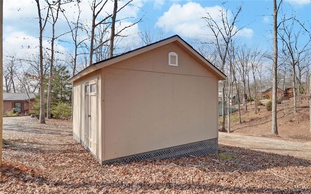 117 Woods Lane, Hartwell, GA 30643