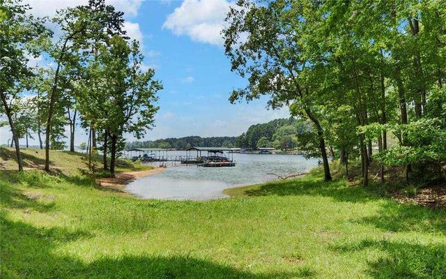 117 Woods Lane, Hartwell, GA 30643