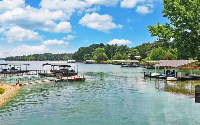 117 Woods Lane, Hartwell, GA 30643