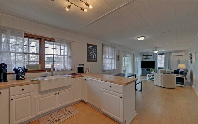 117 Woods Lane, Hartwell, GA 30643