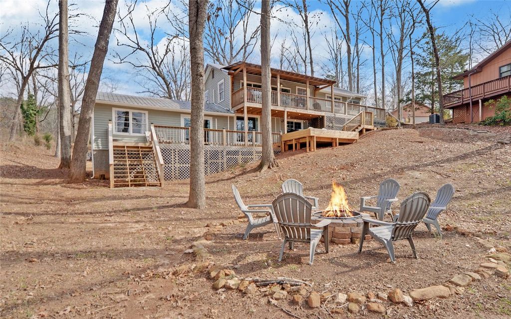 117 Woods Lane, Hartwell, GA 30643