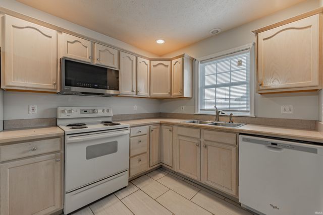 1616 Welworth Avenue, Evansville, IN 47711