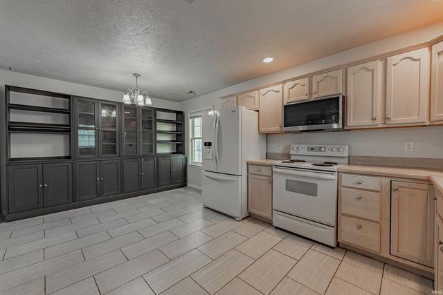 1616 Welworth Avenue, Evansville, IN 47711