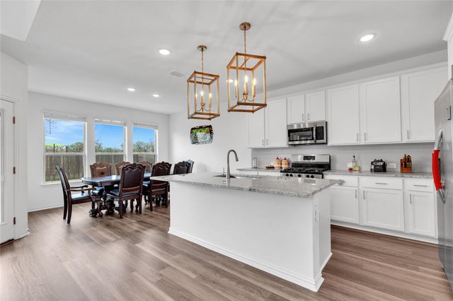 122 Shagbark TRL, Bastrop, TX 78602