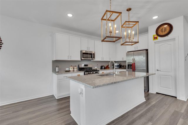 122 Shagbark TRL, Bastrop, TX 78602
