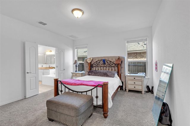 122 Shagbark TRL, Bastrop, TX 78602