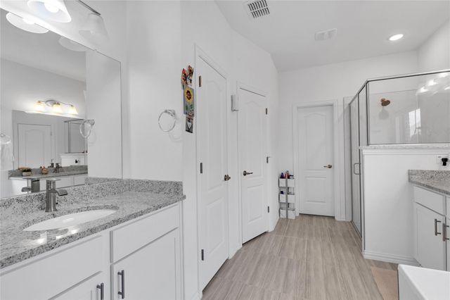 122 Shagbark TRL, Bastrop, TX 78602