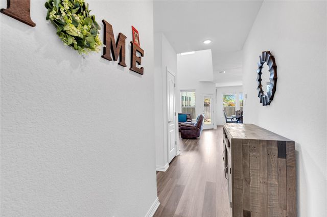 122 Shagbark TRL, Bastrop, TX 78602
