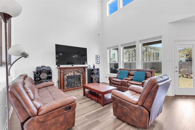 122 Shagbark TRL, Bastrop, TX 78602