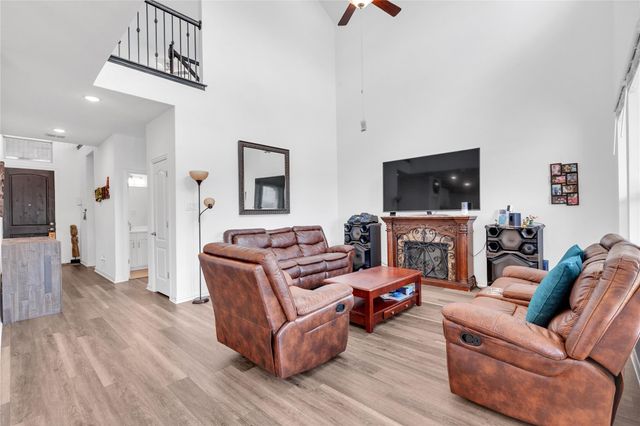 122 Shagbark TRL, Bastrop, TX 78602
