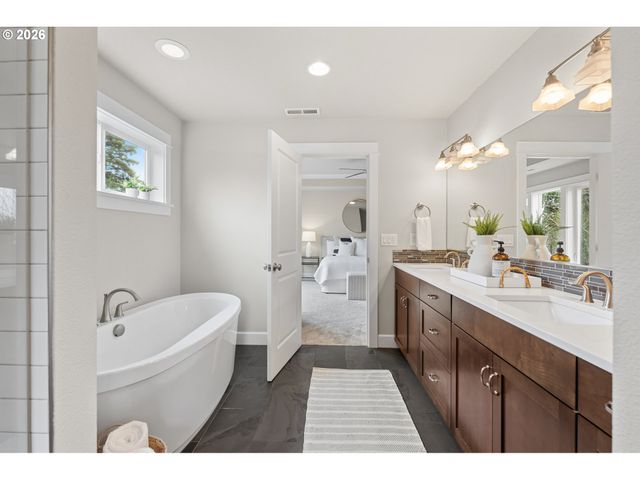 6810 Se 48TH Ave, Portland, OR 97206