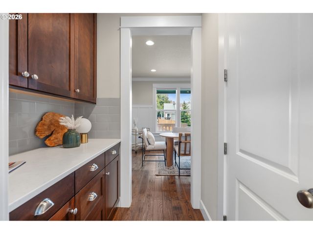 6810 Se 48TH Ave, Portland, OR 97206