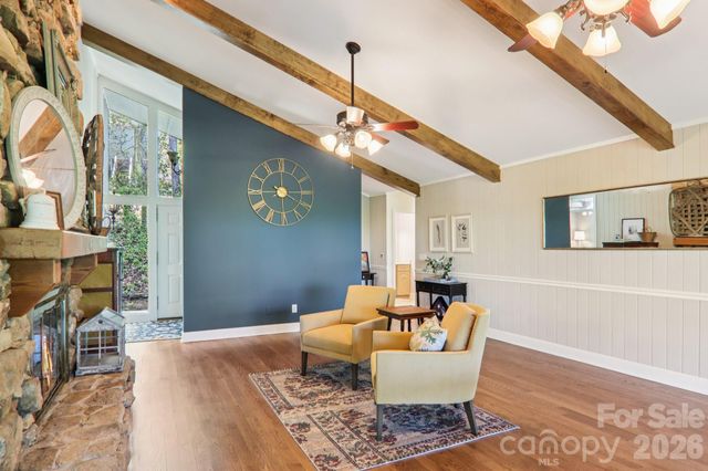 817 Greenwood Drive, Hendersonville, NC 28791