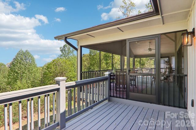 817 Greenwood Drive, Hendersonville, NC 28791