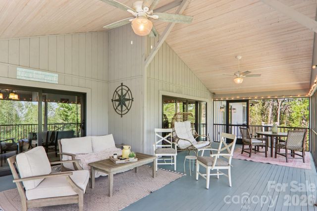 817 Greenwood Drive, Hendersonville, NC 28791