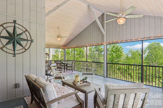 817 Greenwood Drive, Hendersonville, NC 28791