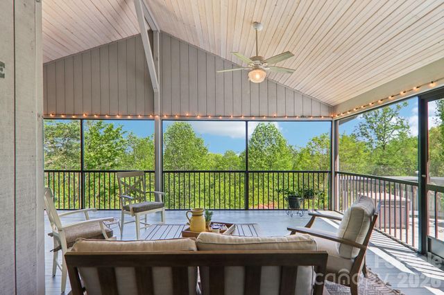 817 Greenwood Drive, Hendersonville, NC 28791