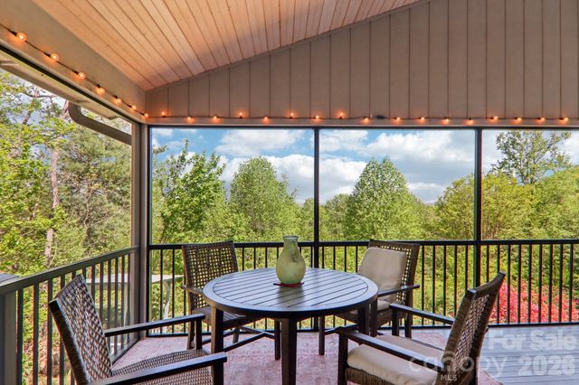 817 Greenwood Drive, Hendersonville, NC 28791