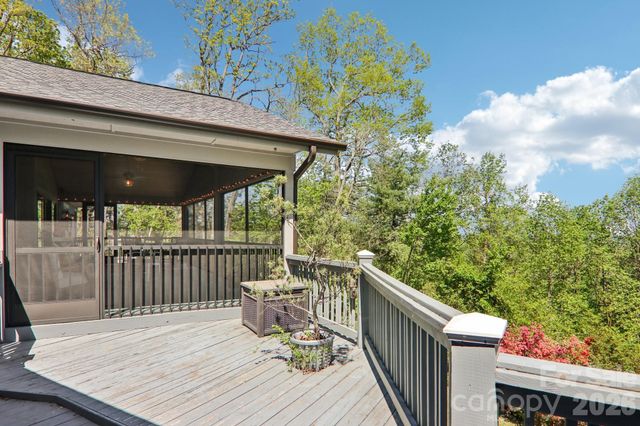 817 Greenwood Drive, Hendersonville, NC 28791