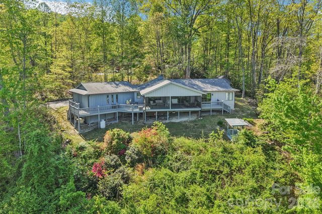 817 Greenwood Drive, Hendersonville, NC 28791