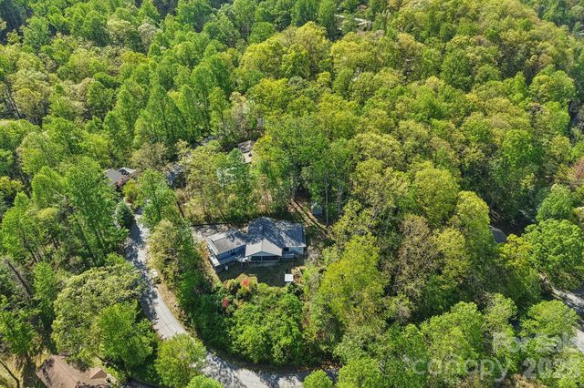 817 Greenwood Drive, Hendersonville, NC 28791