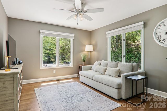 817 Greenwood Drive, Hendersonville, NC 28791