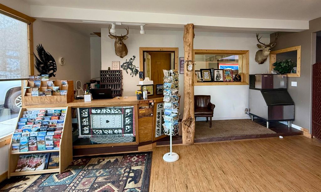 244 Yellowstone Ave., W, Cody, WY 82414 photo 4