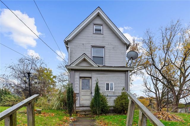 282 Orchard St, Sharon, PA 16146