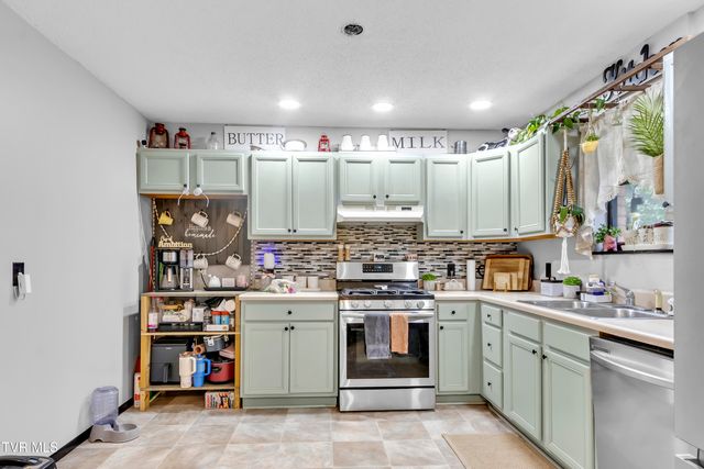 935 Ragle Street, Church Hill, TN 37642