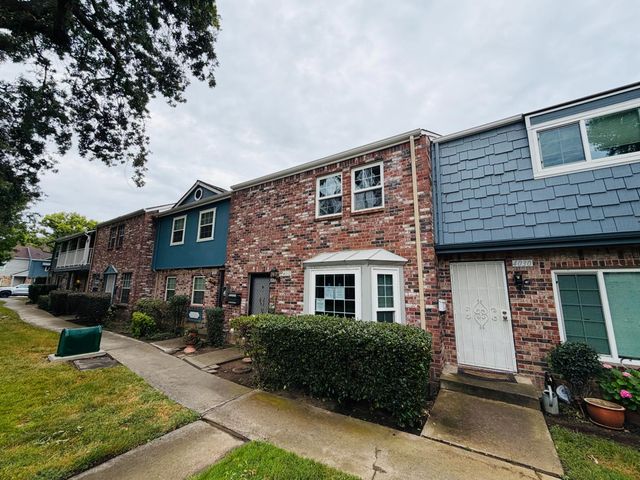 4032 Oak Villa Cir, Carmichael, CA 95608