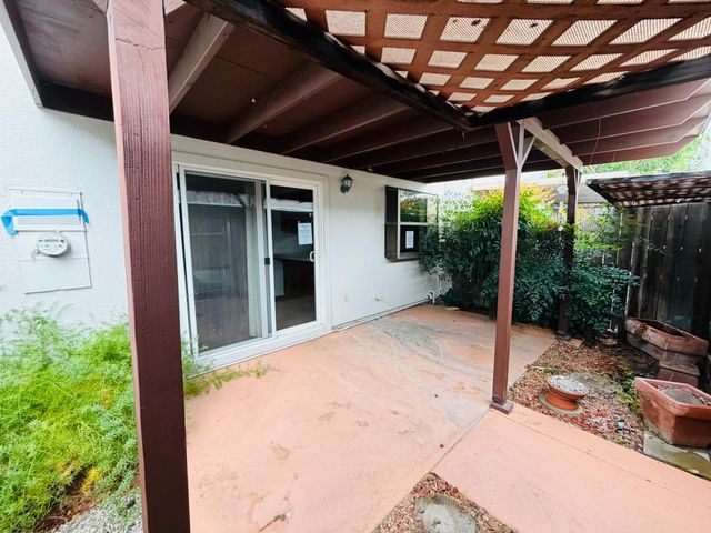 4032 Oak Villa Cir, Carmichael, CA 95608