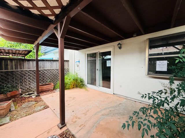 4032 Oak Villa Cir, Carmichael, CA 95608